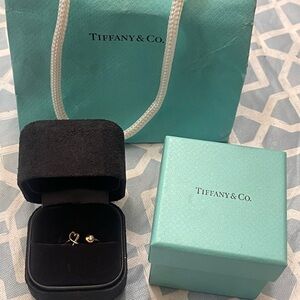 18K Diamond Loving Heart Wire Ring